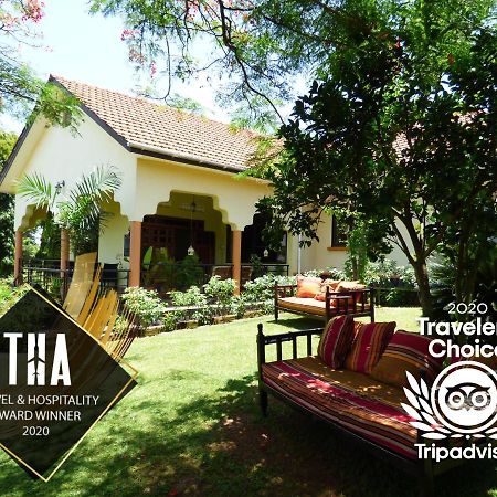 Bluemonkey Guesthouse Entebbe Exterior foto